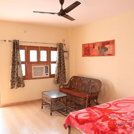 Bona Cafe Restaurant & Sala Guest House Varanasi Ruang foto