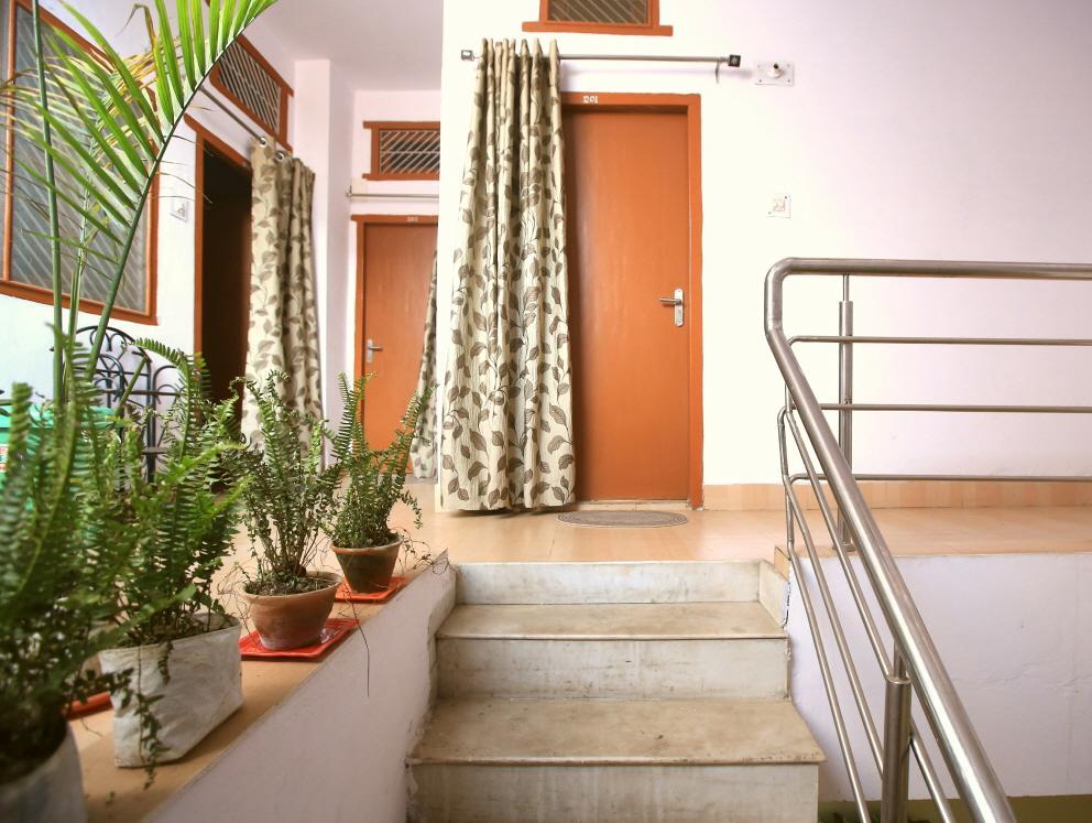 Bona Cafe Restaurant & Sala Guest House Varanasi Bagian luar foto