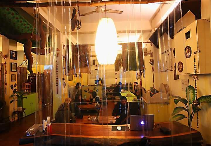 Bona Cafe Restaurant & Sala Guest House Varanasi Bagian luar foto